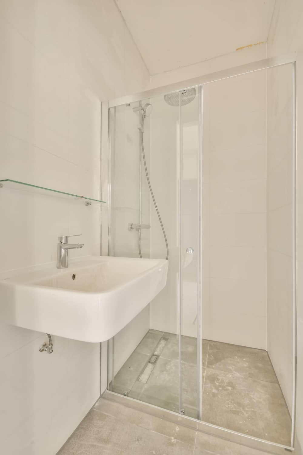 Dusche mit Schiebetür Berlin – saubere Lösung