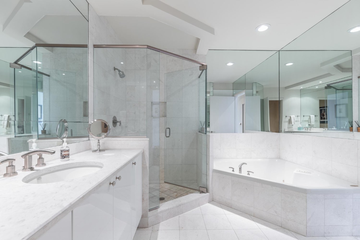 Dusche Badewanne – passgenauer Anschluss